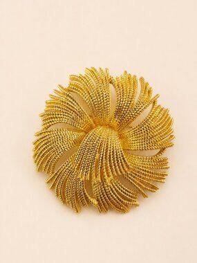 💎Vintage Modernist Gold-Tone Textured Swirl Flower Brooch 💎